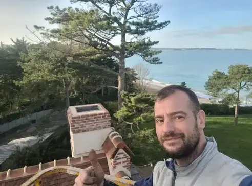 démoussage toiture Saint Juvat-1