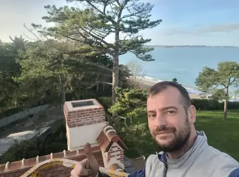 pose insert cheminée Saint Juvat-1